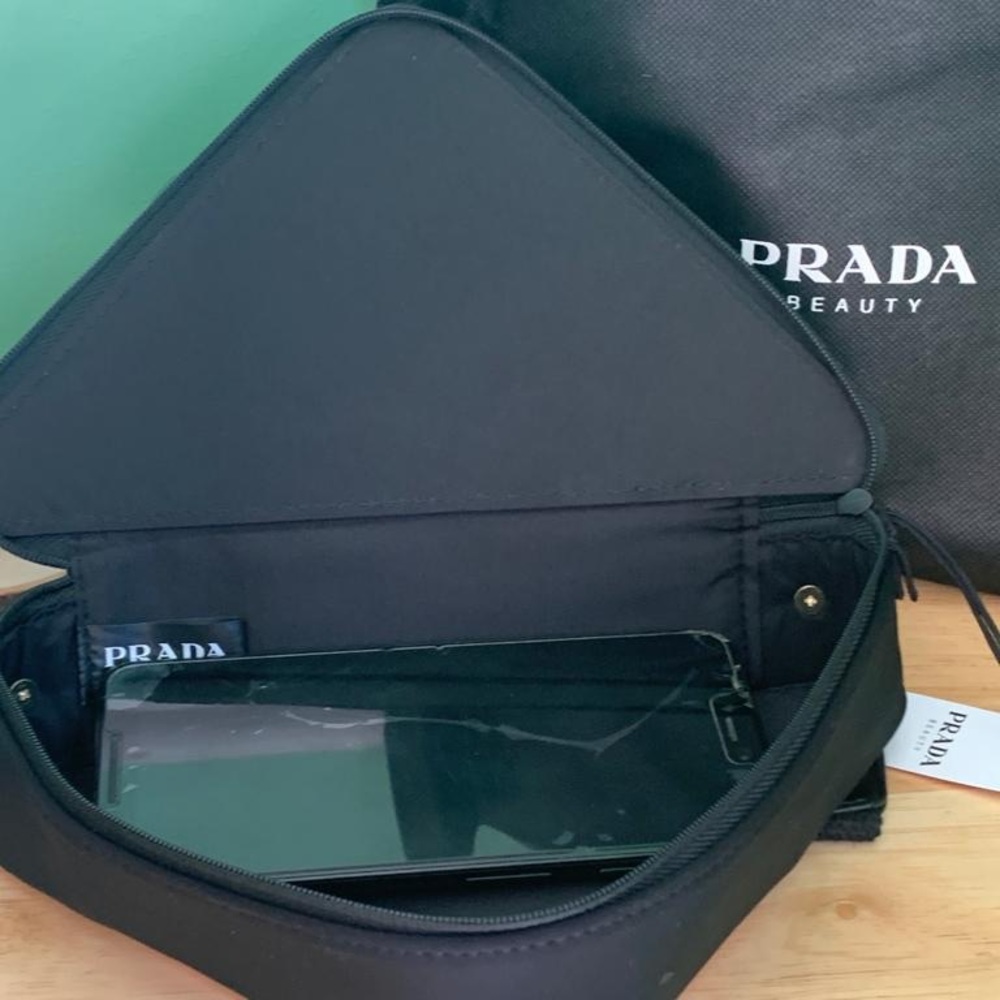Prada - Picture 7 of 7